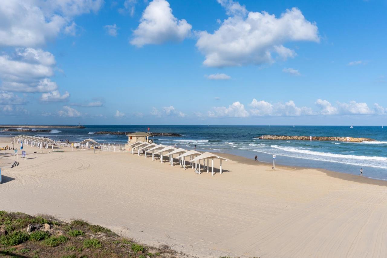 Beachfront Boutique Apartment Herzliya Exterior photo